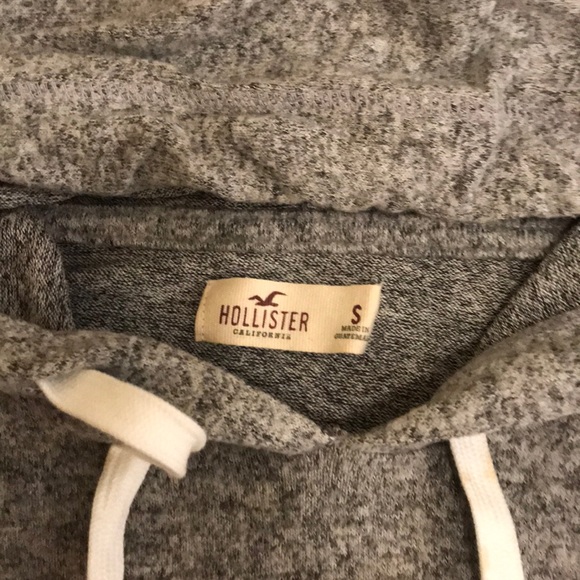 Cropped gray light Hollister sweatshirt - Picture 2 of 2